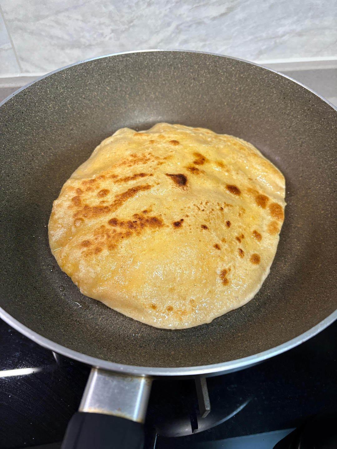 张张都鼓大泡的鸡蛋灌饼这样做不鼓大泡都难