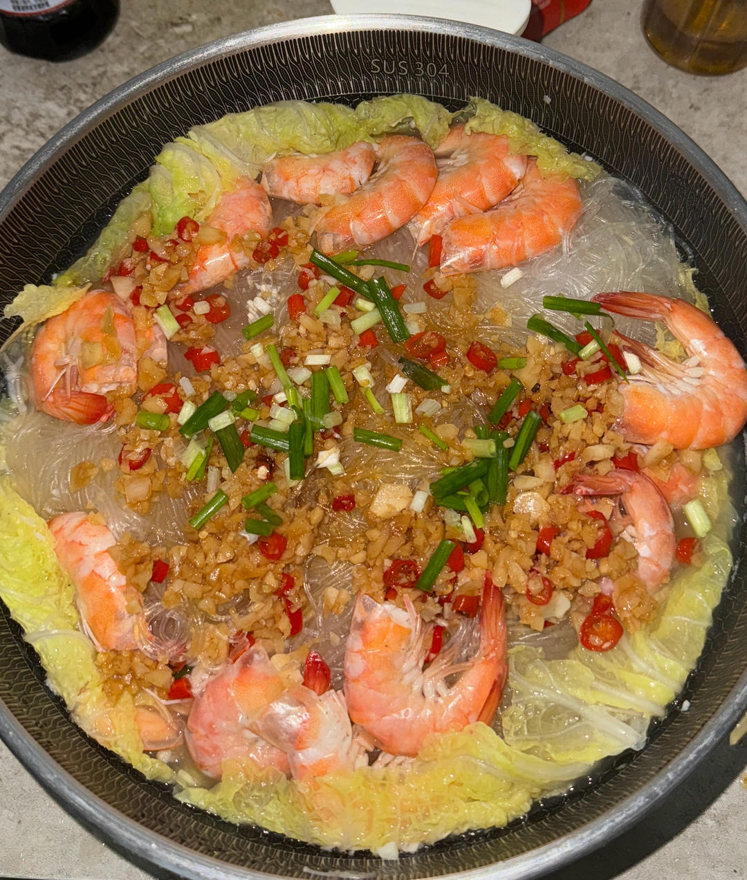 蒜蓉粉丝金针菇虾煲