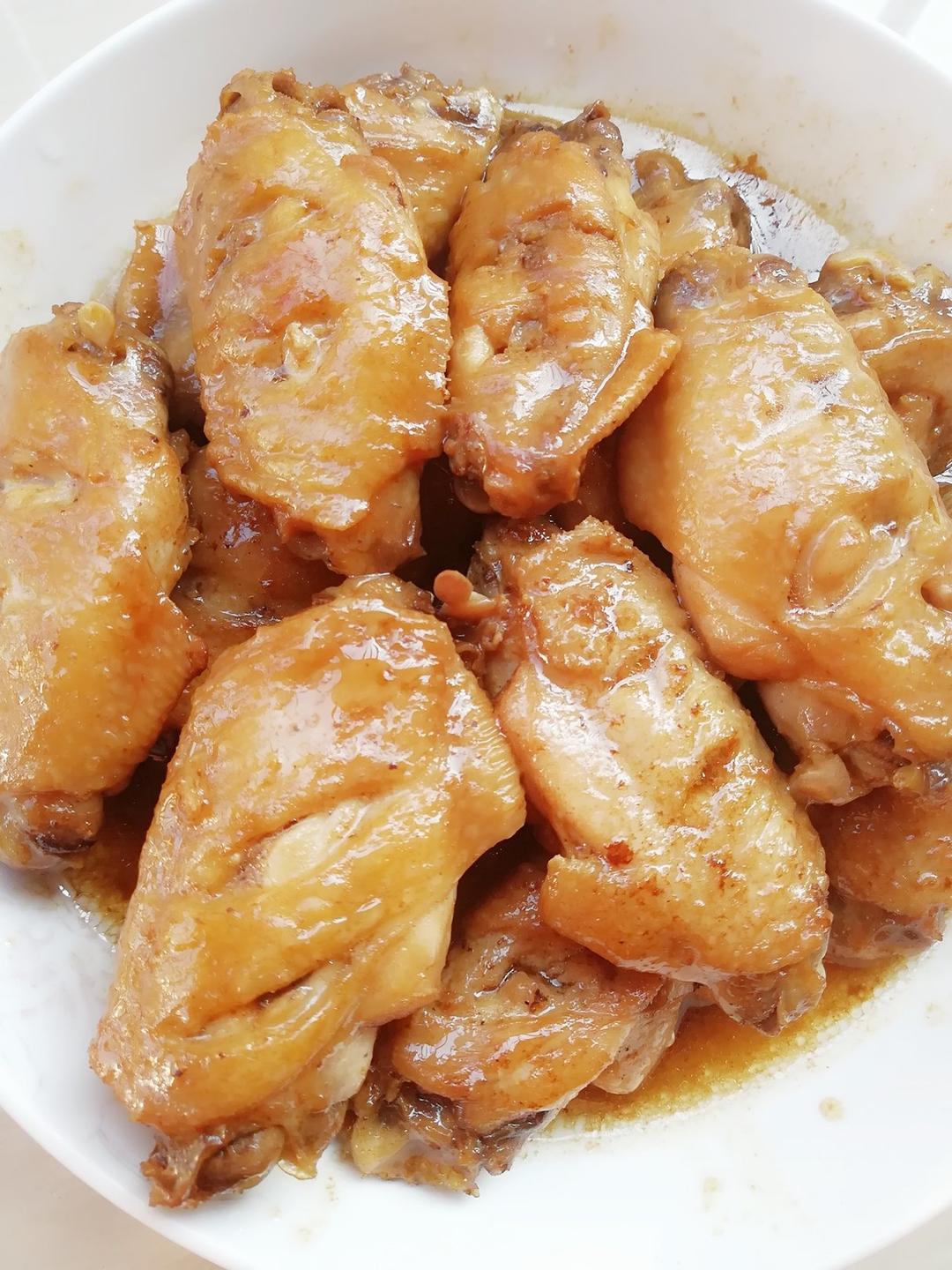 小厨蔡蔡做的砂锅煲鸡腿(鸡翅)