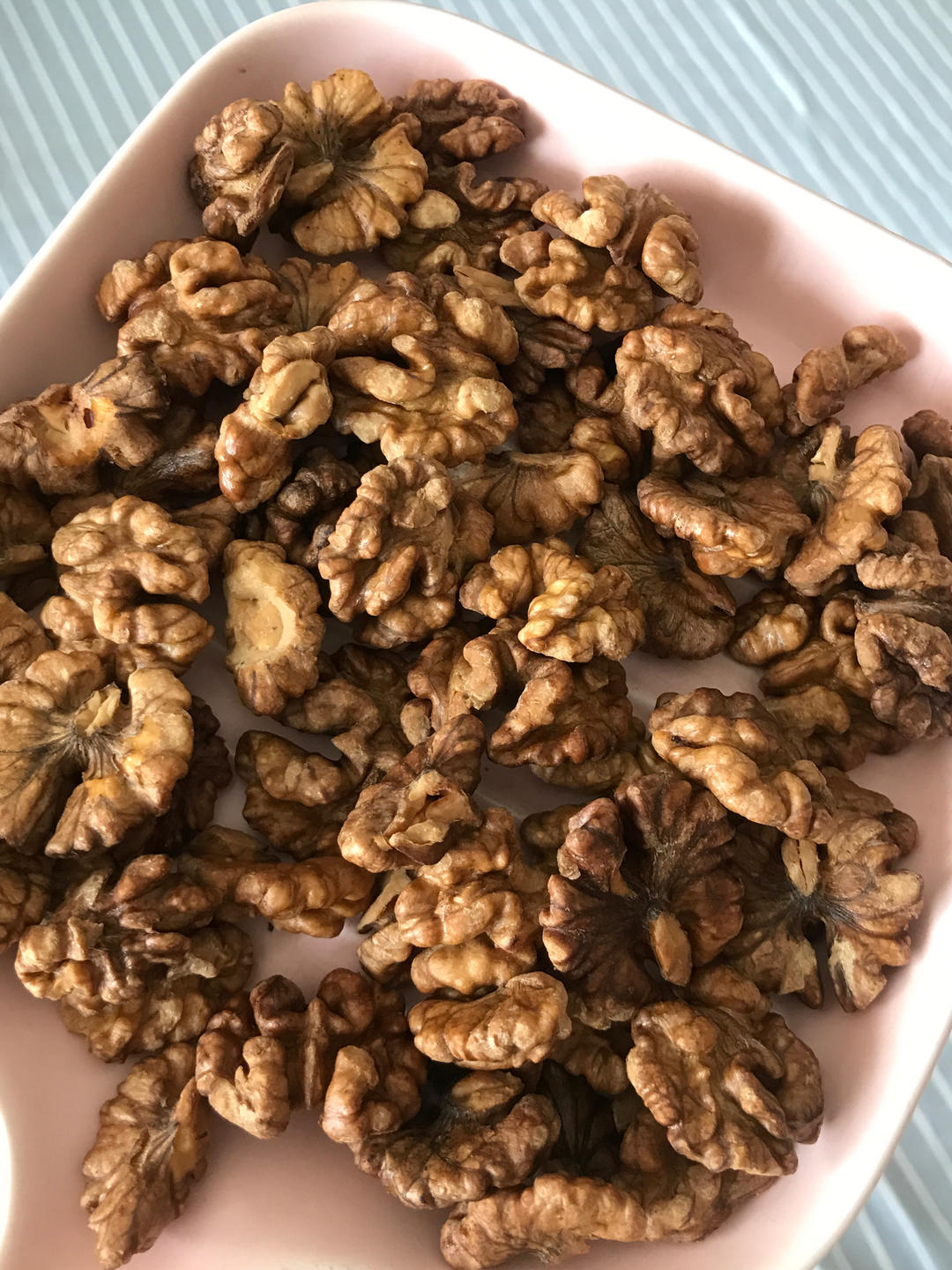 椒盐核桃（核桃最好吃的制作方法，没有之一）