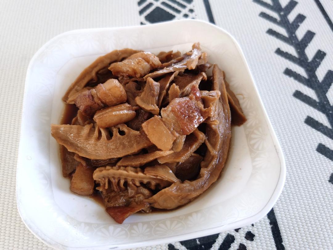 啤酒焖笋干五花肉