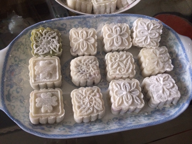 彩色冰皮月饼