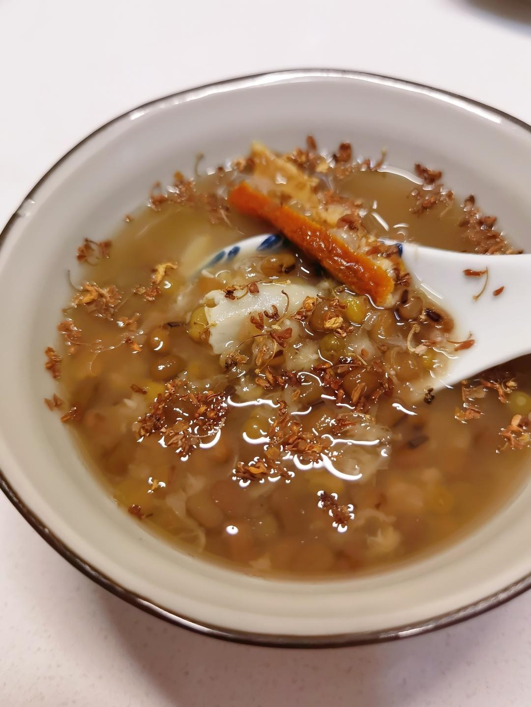 陈皮百合莲子绿豆沙的做法