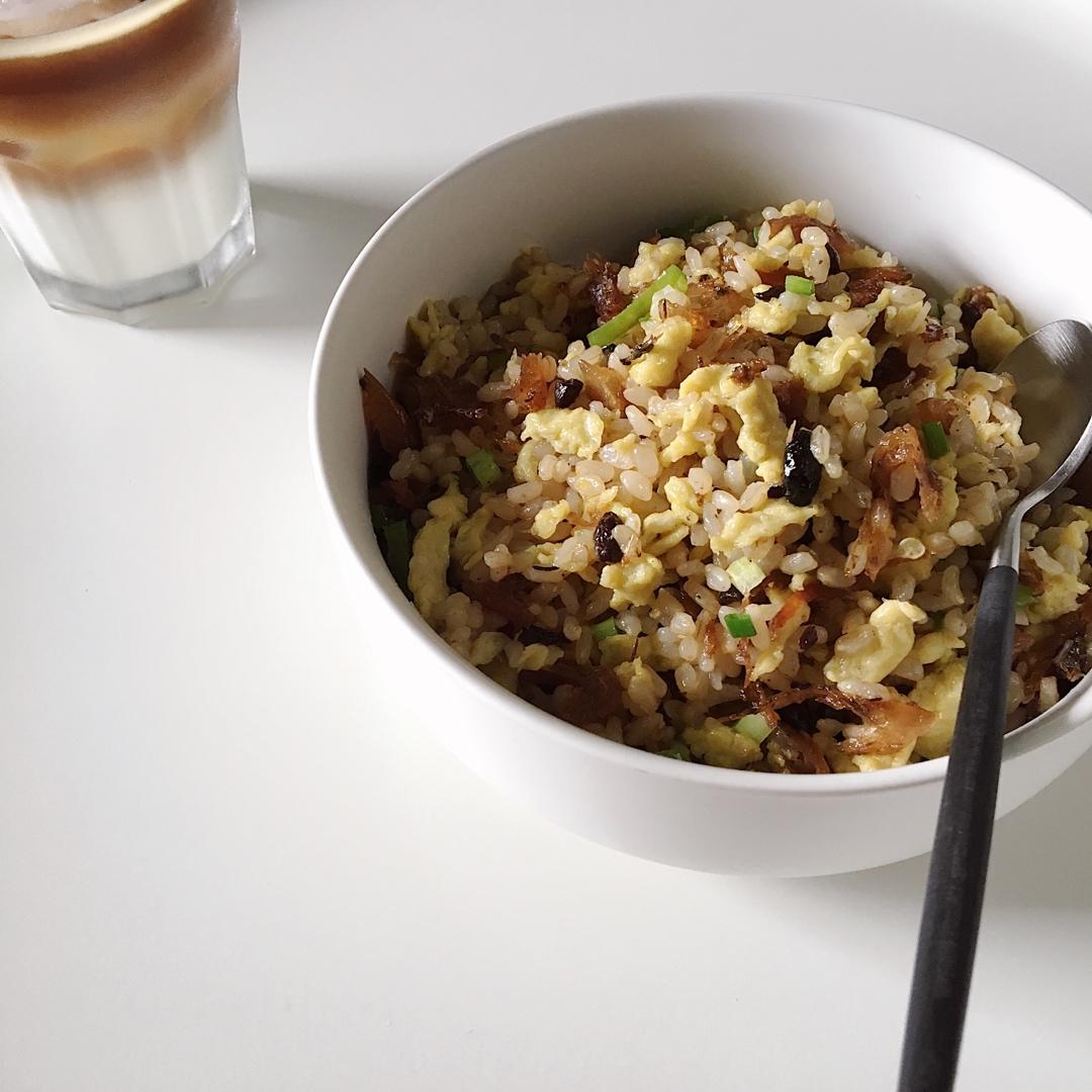 豆豉鱼炒饭