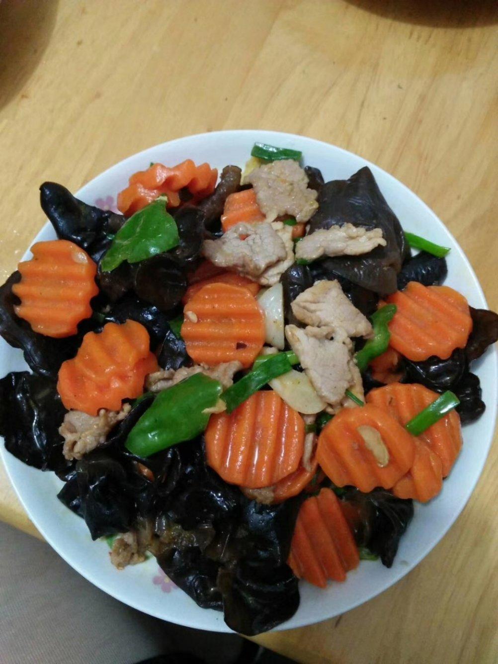 木须胡萝卜黄瓜木耳