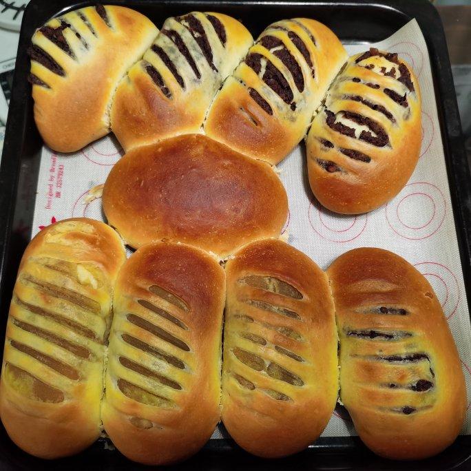 嫣然_ybuh做的莲蓉面包卷