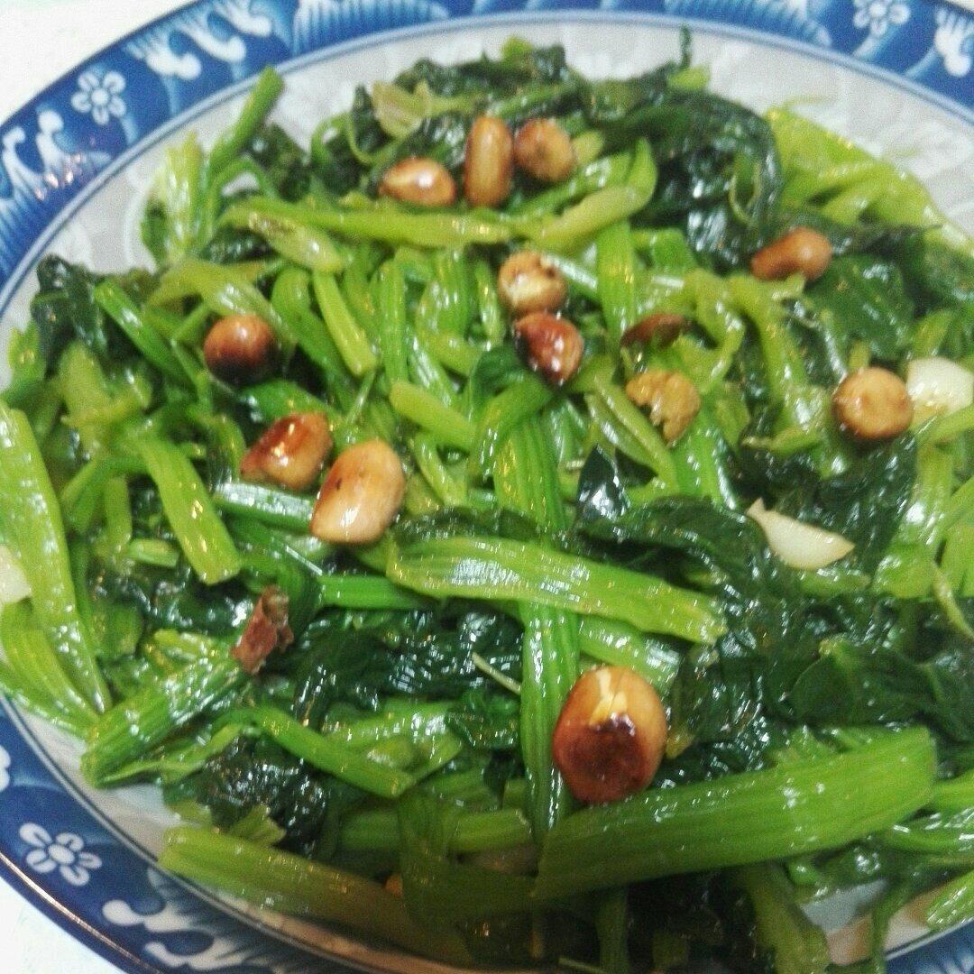 凉拌花生米菠菜