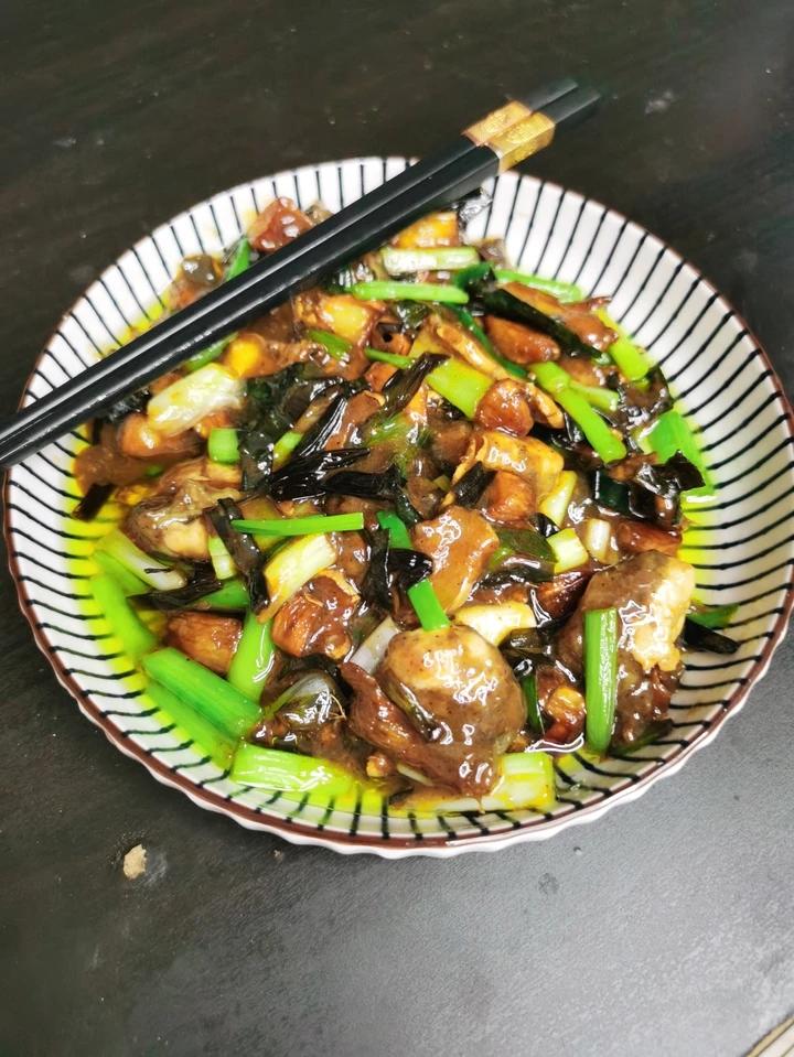 厨师长分享："姜葱炒生蚝"的家常做法，鲜嫩可口，收藏了