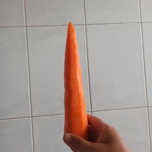 婷婷制作胡萝卜🥕炒鸡蛋木耳的做法 步骤1