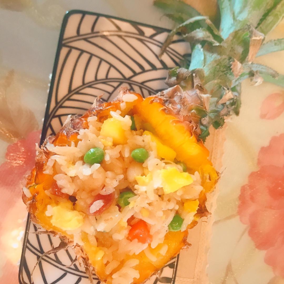 虾仁菠萝炒饭