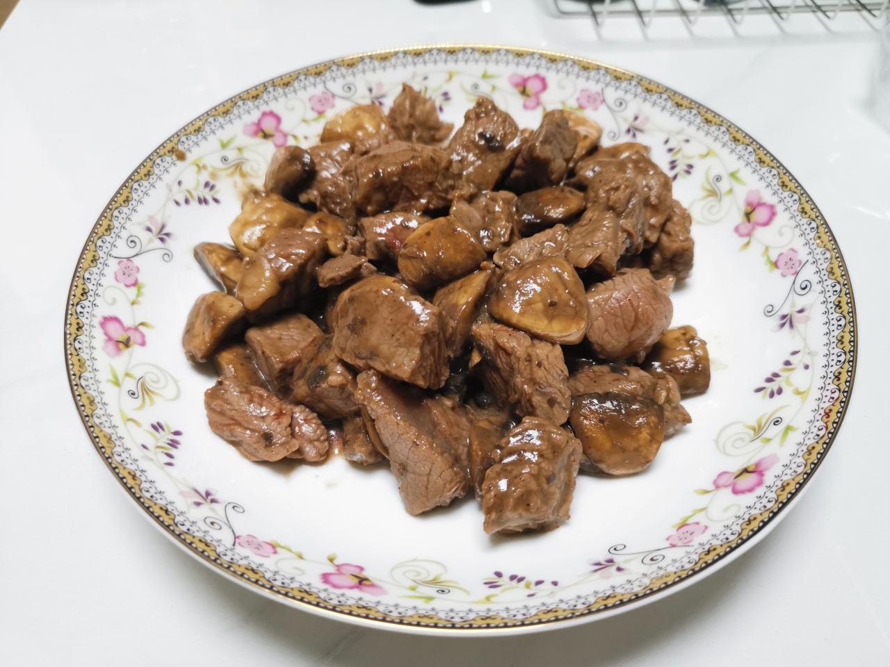 黑椒牛肉粒炒口蘑