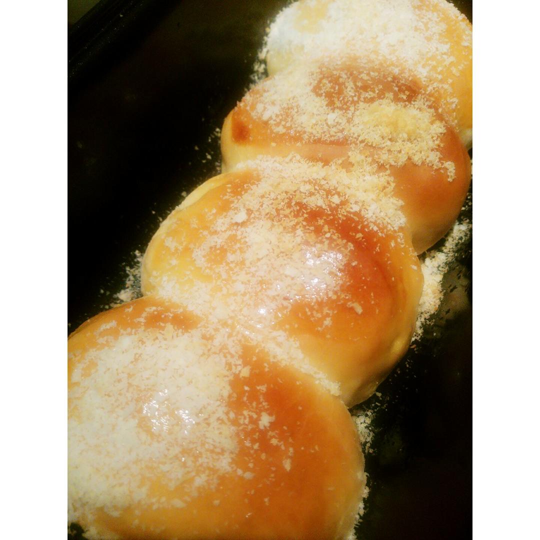 满满的幸福---椰蓉蜜豆小餐包