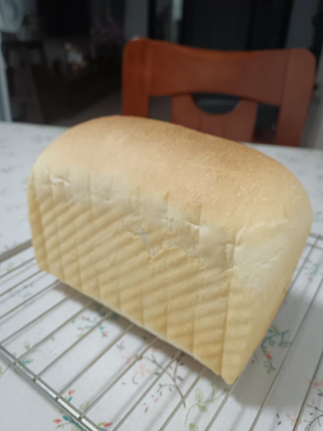 柔软好吃的蜜红豆牛奶吐司（无需分割、一次发酵）