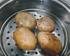 〔KK的碳水主食〕是土豆啊——迷迭香蒜香烤小土豆🌿的做法 步骤1