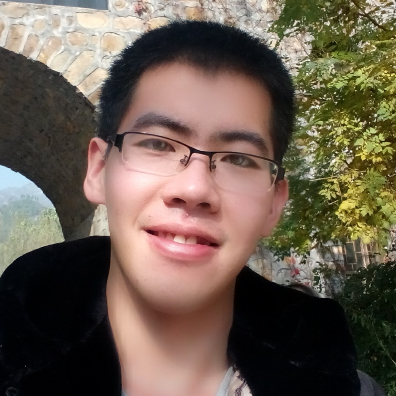 任性的犀牛望月