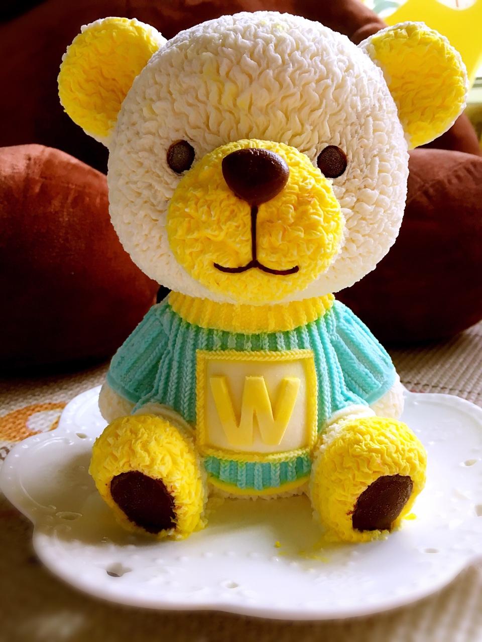 lucia0701做的3d立体卡通小熊慕斯蛋糕