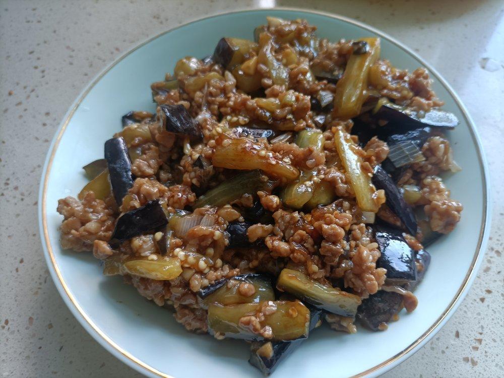 肉沫茄子（非油炸健康版）文末另附万能鱼香汁配方。