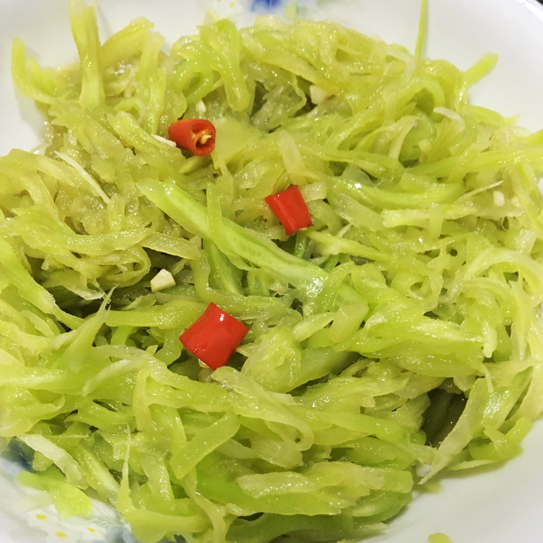 凉拌莴笋丝