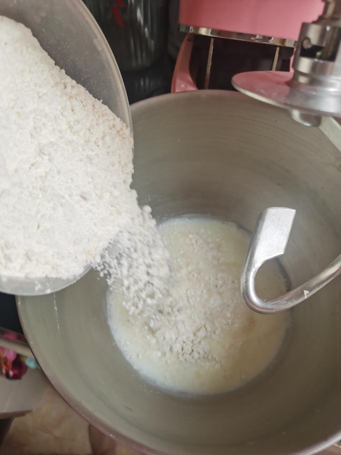 纯奶手撕吐司的做法 步骤1