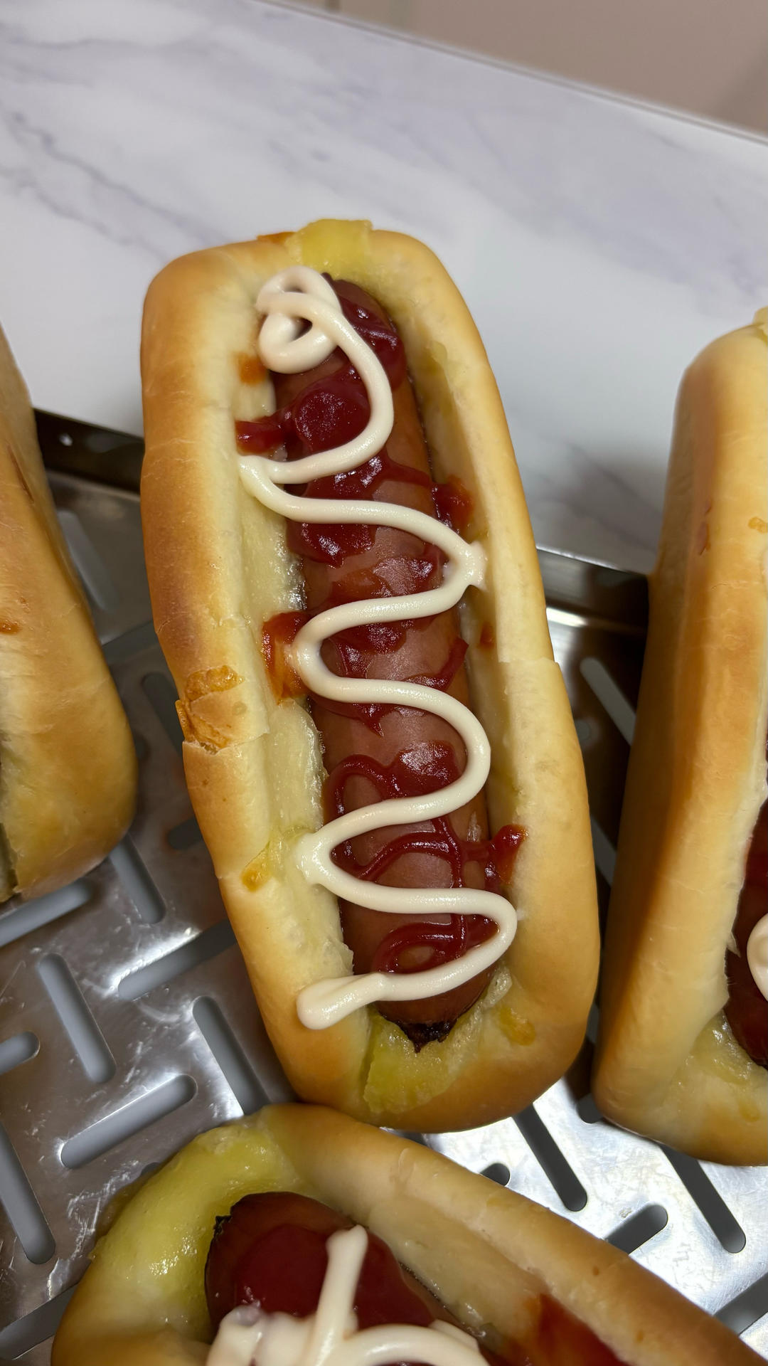 鲜嫩多汁！这个猪扒包好吃哭了，出炉被抢光