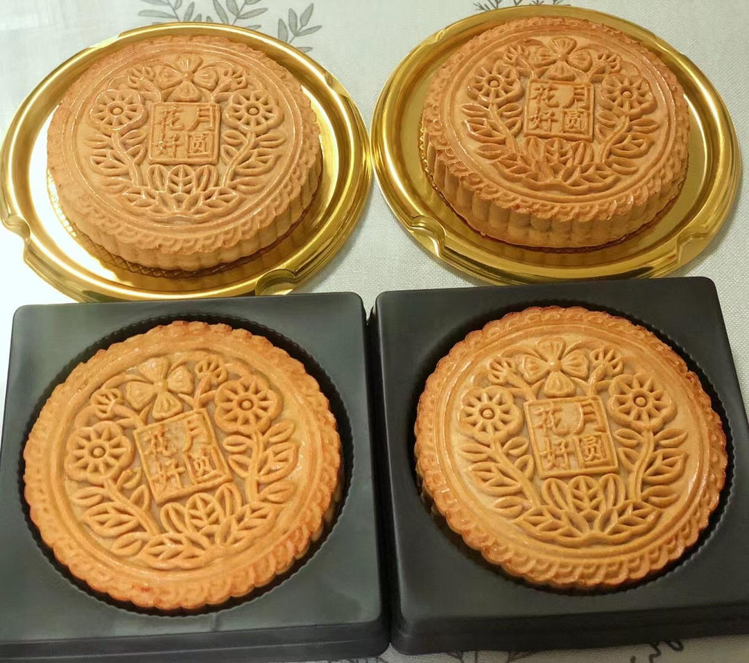 一个600克大月饼