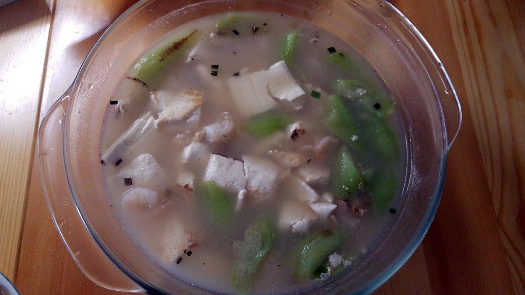 丝瓜虾仁豆腐汤