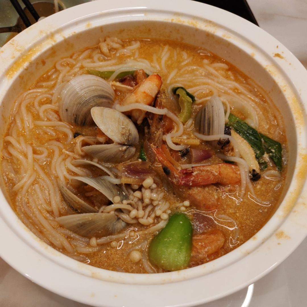 打开嗦粉新世界！酸辣冬阴功米线