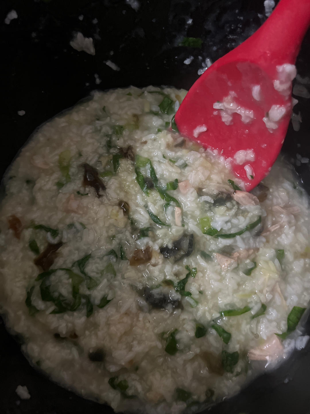 电饭煲皮蛋瘦肉粥