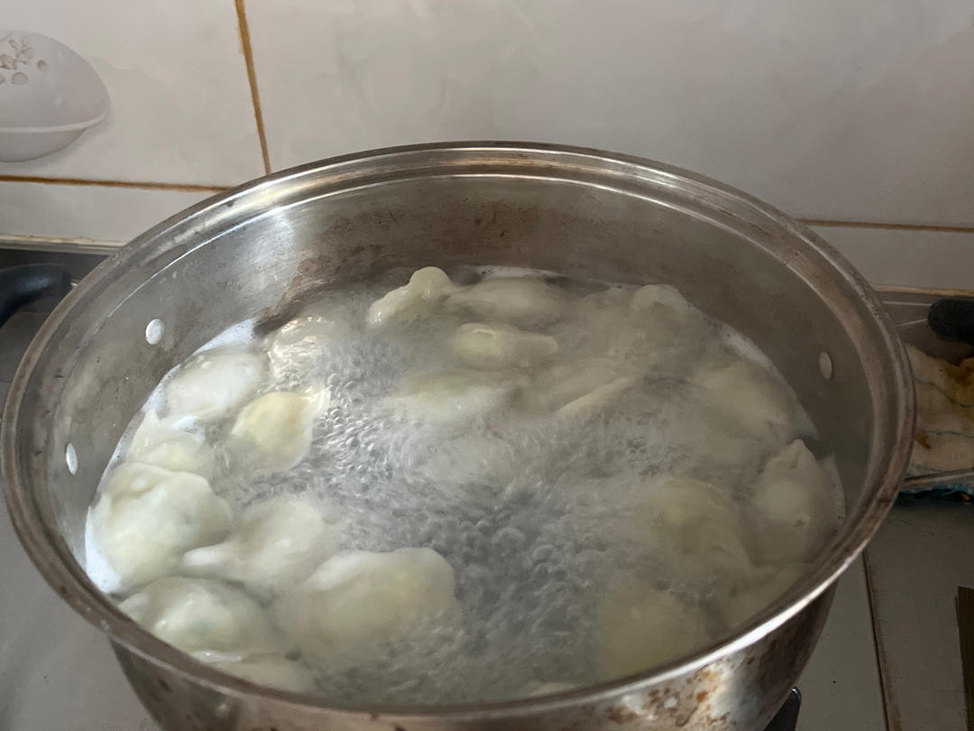 煮速冻饺子不破的小妙招