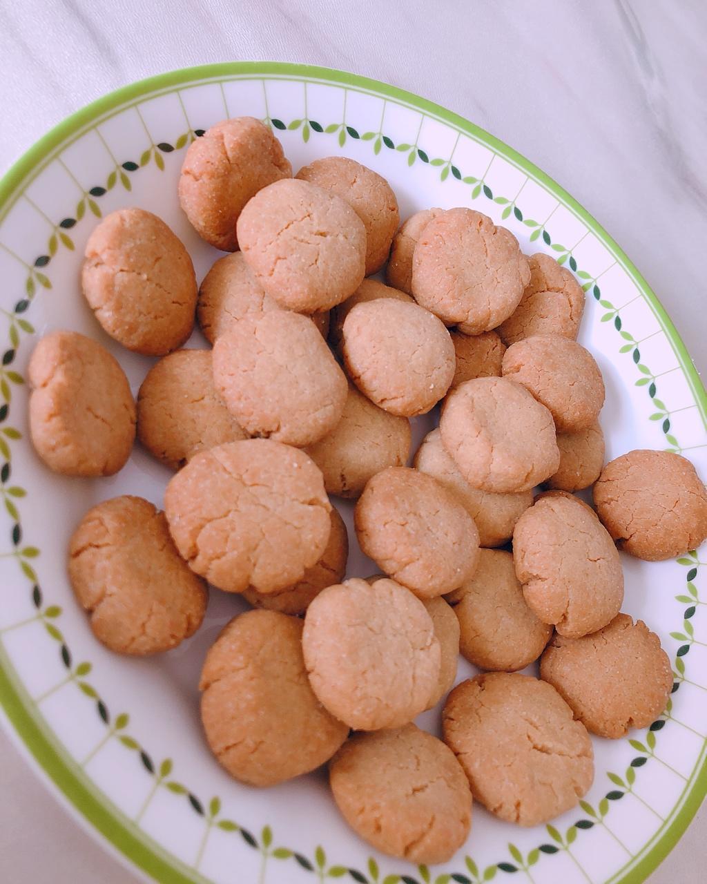 大小兔爱年糕做的花生酱小小酥——好吃到迎风飘泪的饼干