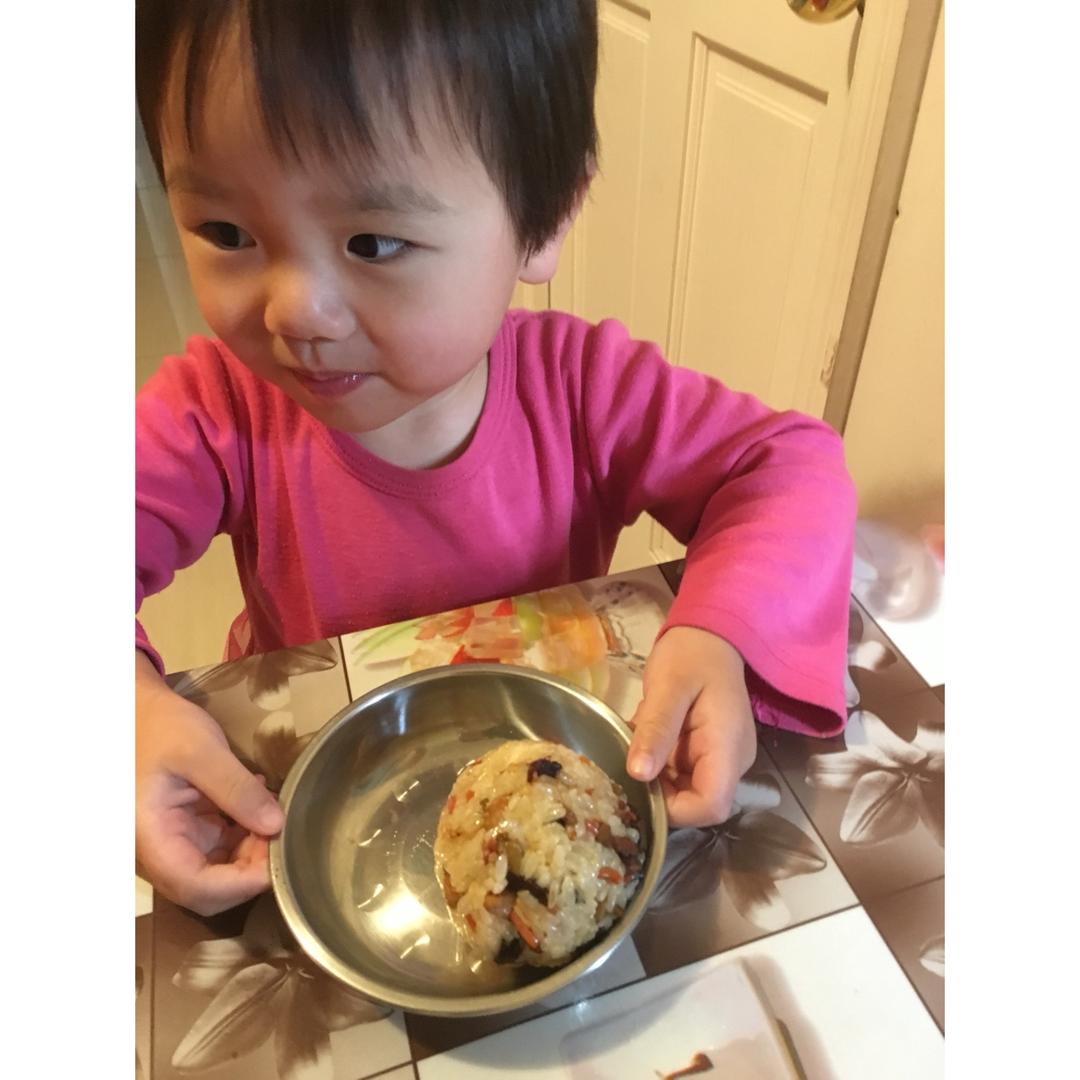 小盆友超爱的肉松饭团子