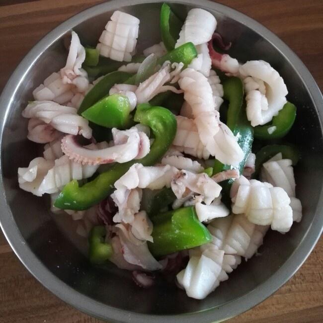 鱿鱼炒菜椒