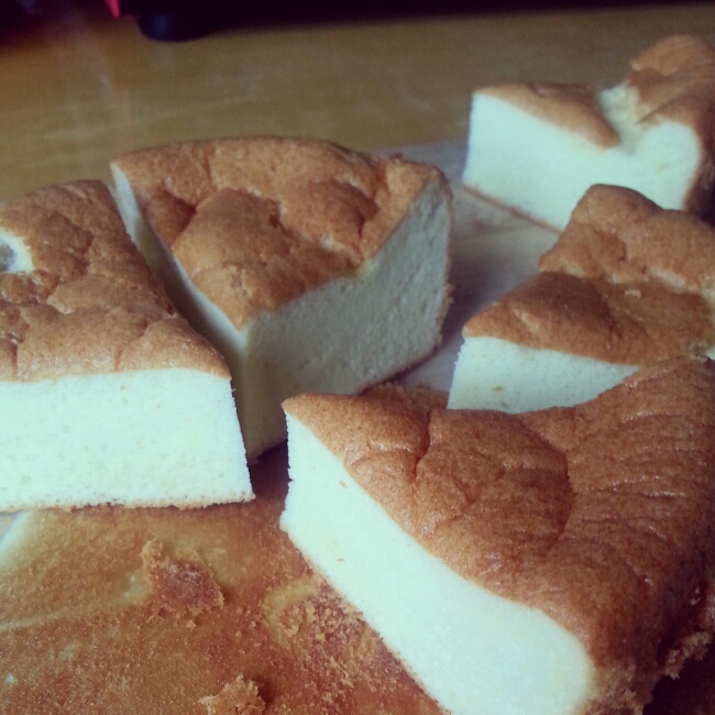 超简单完美戚风蛋糕（6寸2蛋）附打发、翻拌、脱模视频