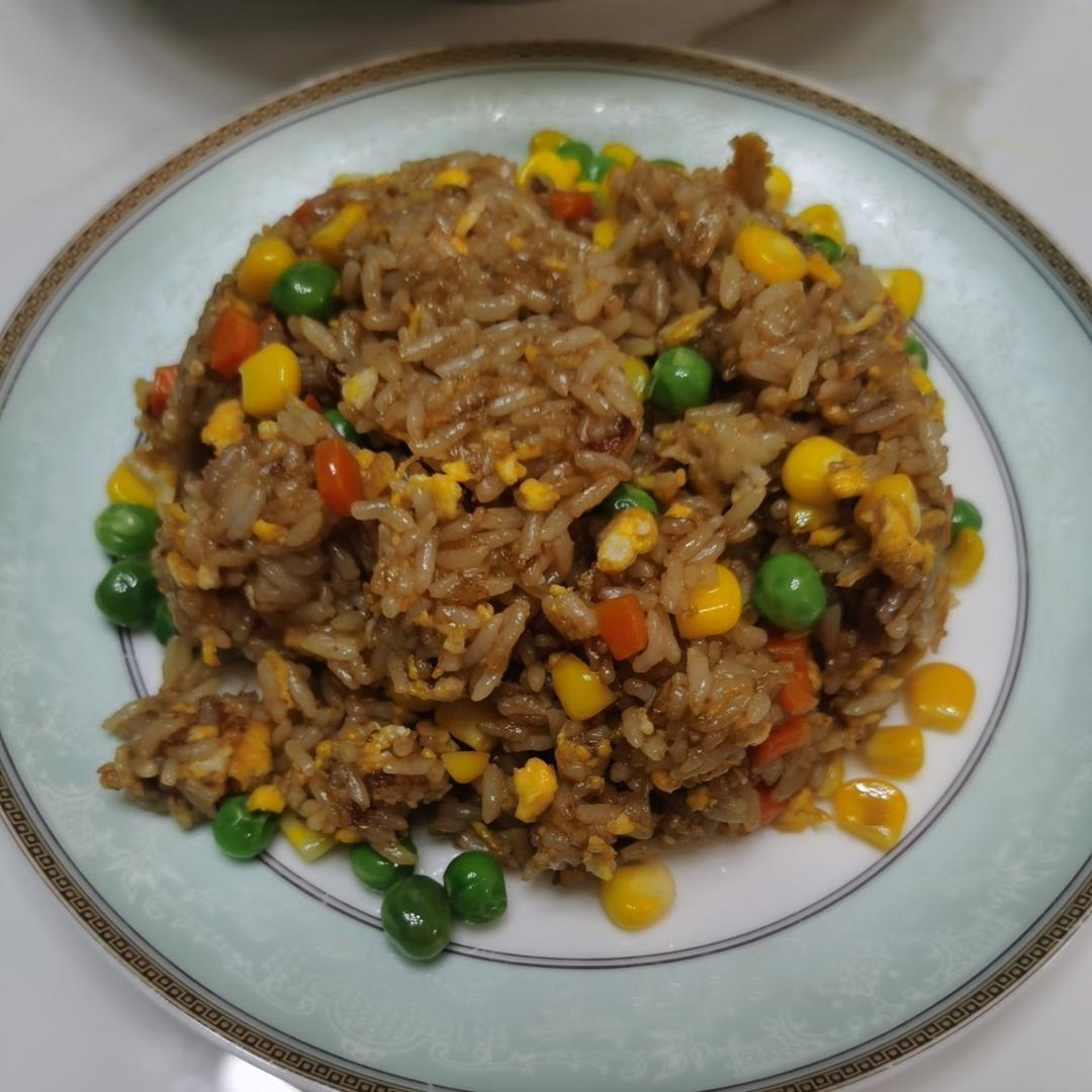 超级好吃的酱油火腿蛋炒饭！