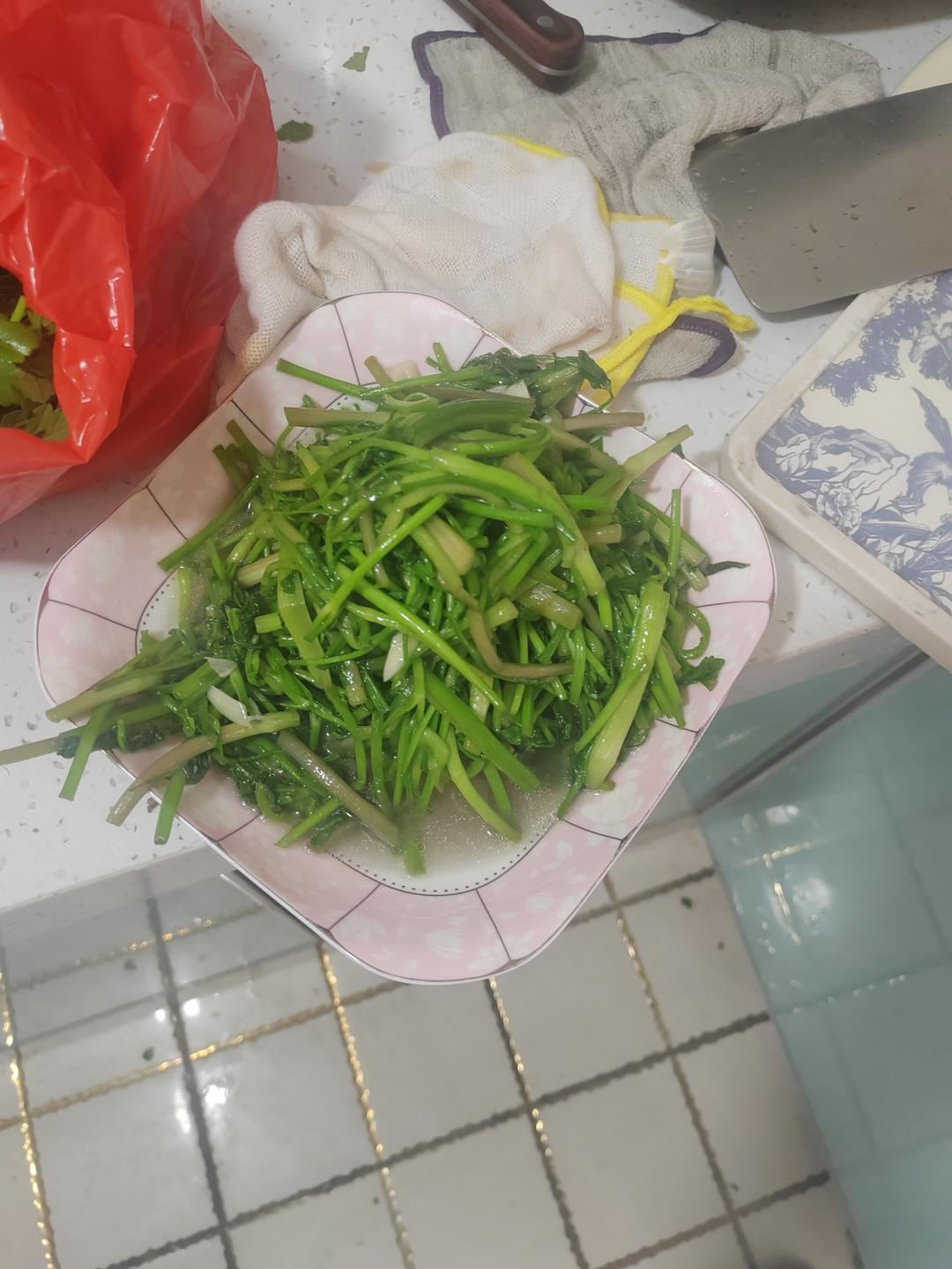 蒜末炒空心菜（需要注意的技巧）