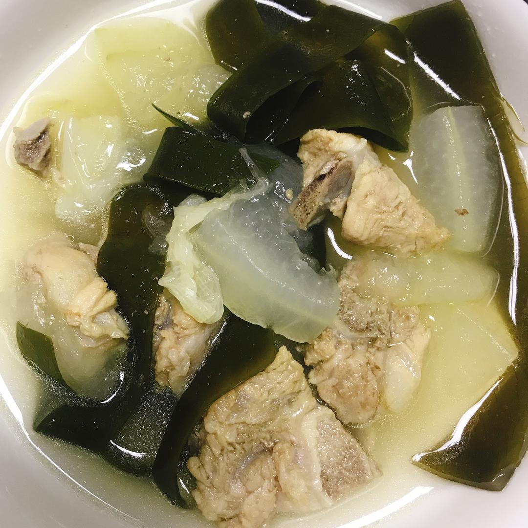 熊熊肉做的海带冬瓜排骨汤