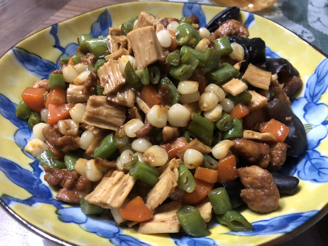 玉米鸡丁
