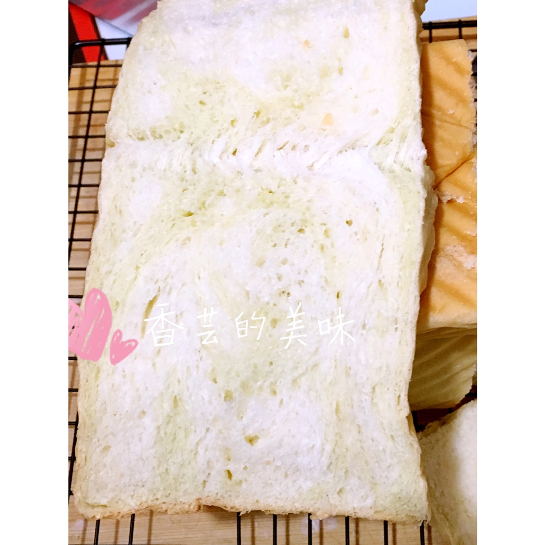 抹茶双色豆渣面包