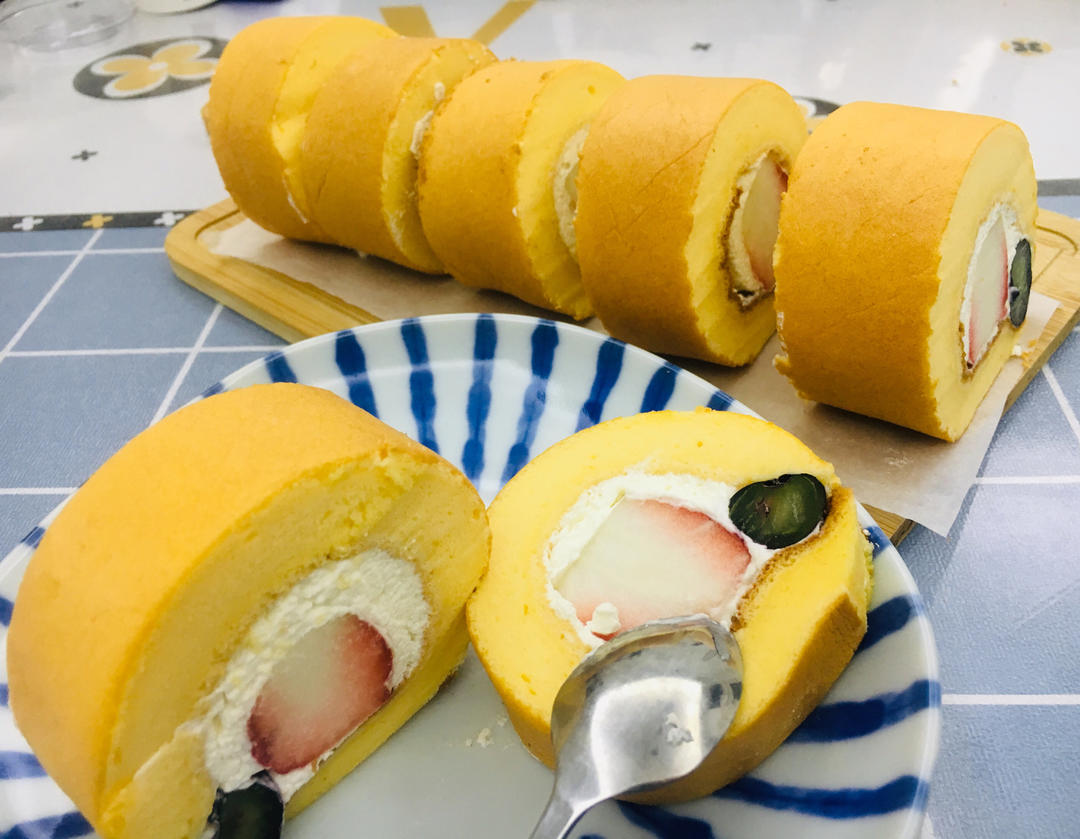 【视频食谱】原味基础蛋糕卷