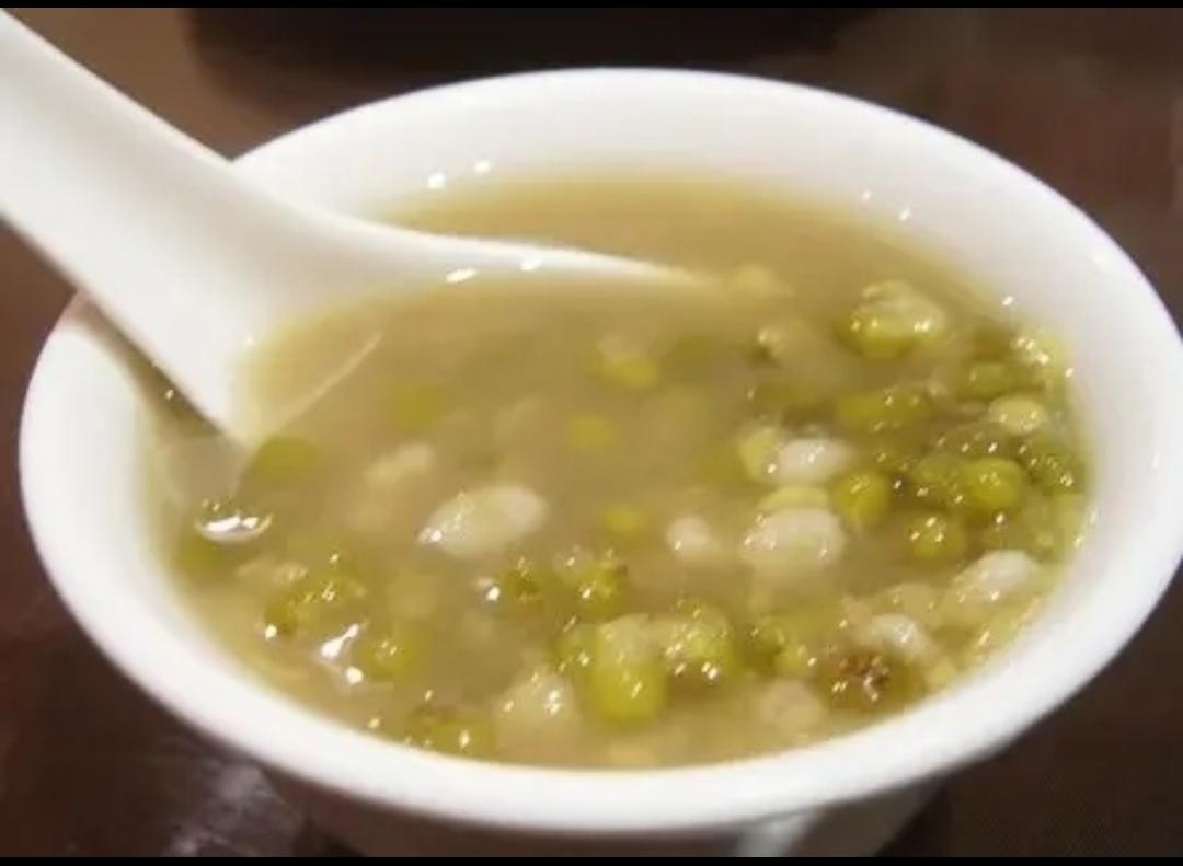 ①【绿豆沙、绿豆粥】★甜品(电高压锅·版)。家人只要绿豆，单简好吃。的做法