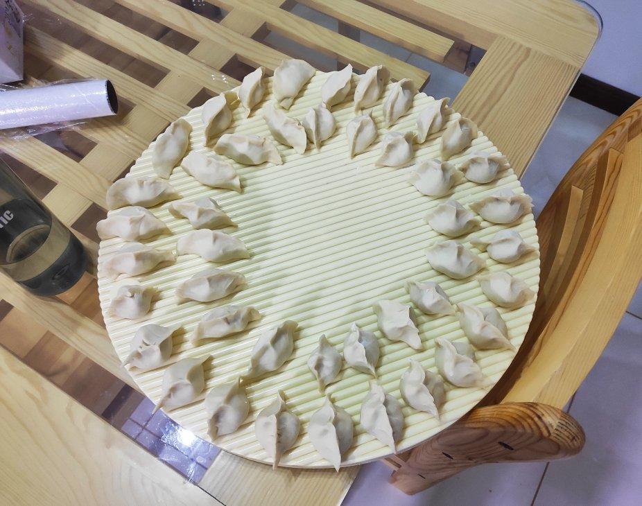 芹菜胡萝卜猪肉水饺