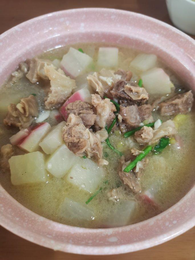 牛肉炖萝卜