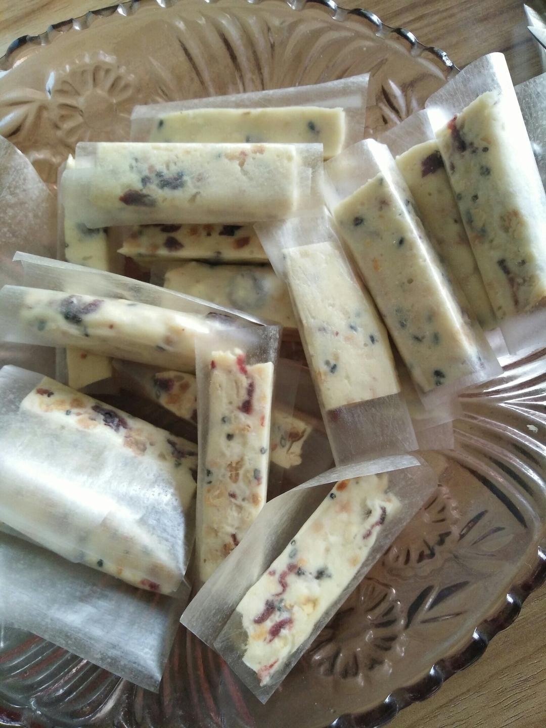 蔓越莓牛轧糖