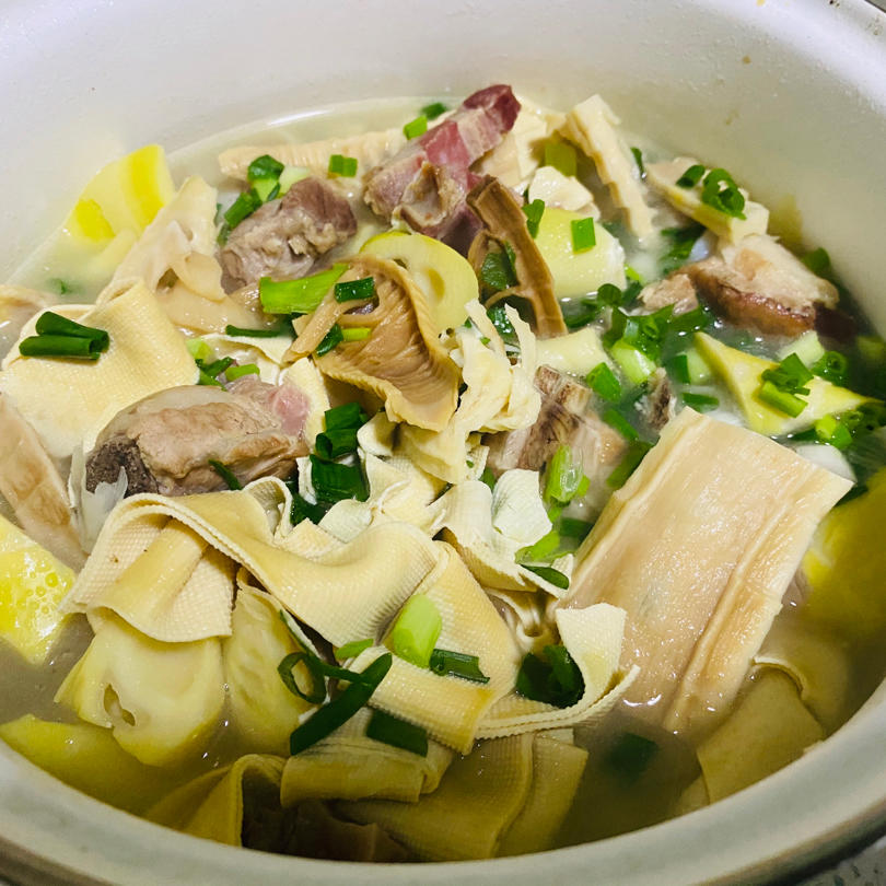 中餐｜浓郁奶白的腌笃鲜（白汤的秘密）