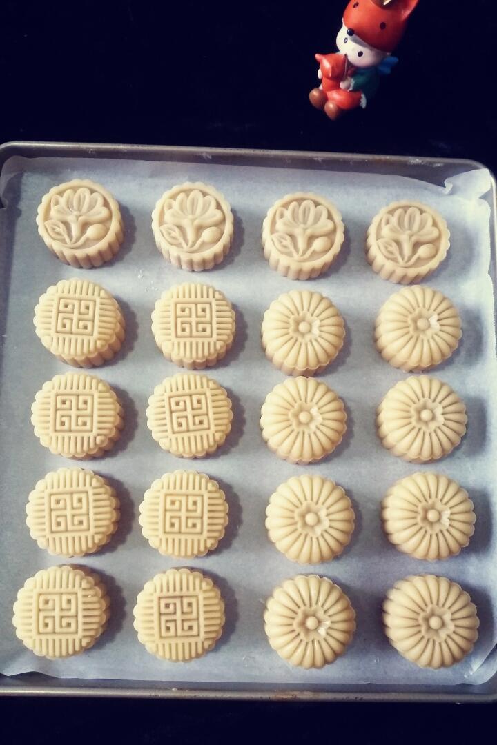 广式月饼—蛋黄莲蓉月饼