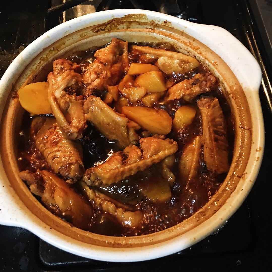 家常版红烧鸡翅土豆