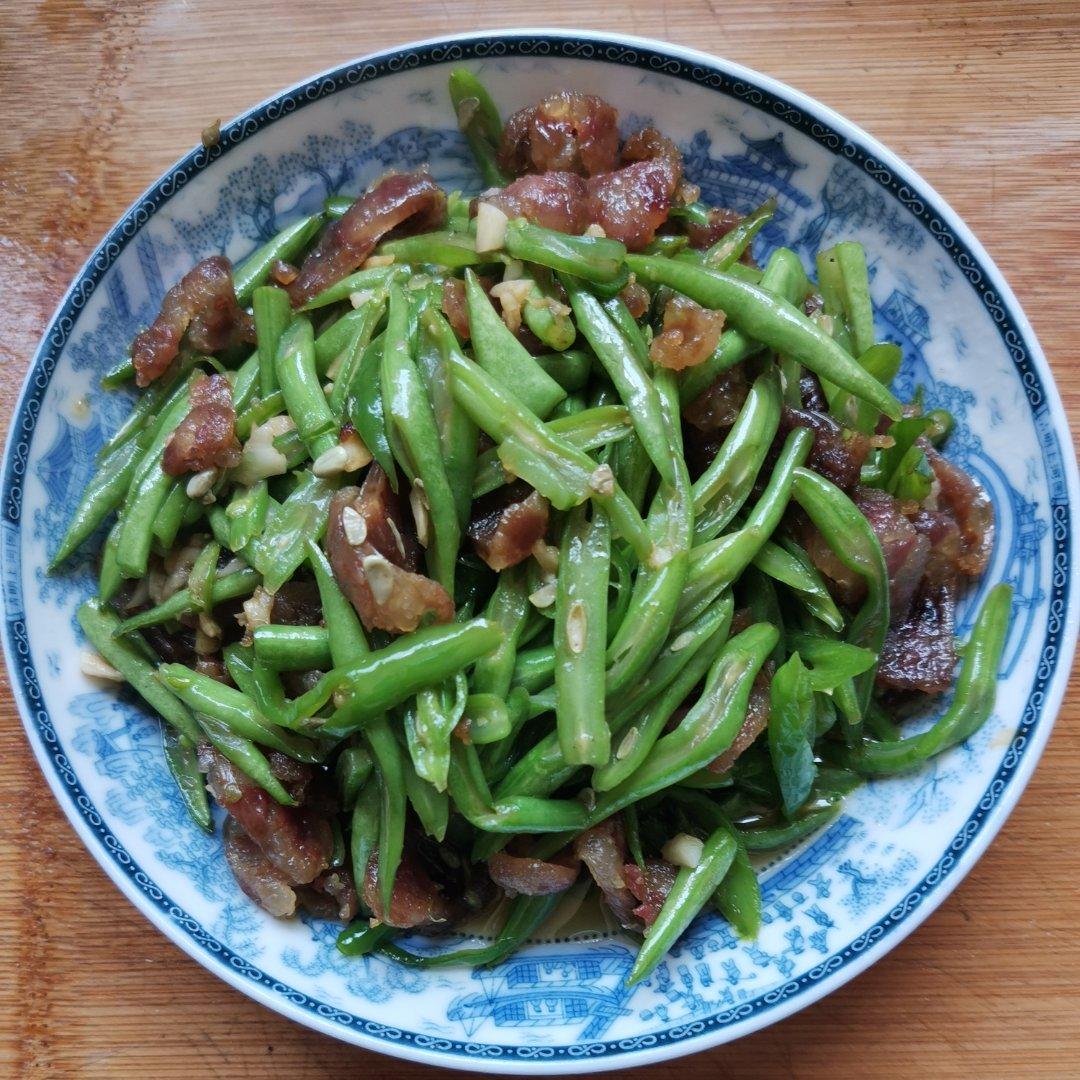 人见人爱吃的快手菜一自制广式香肠炒四季豆