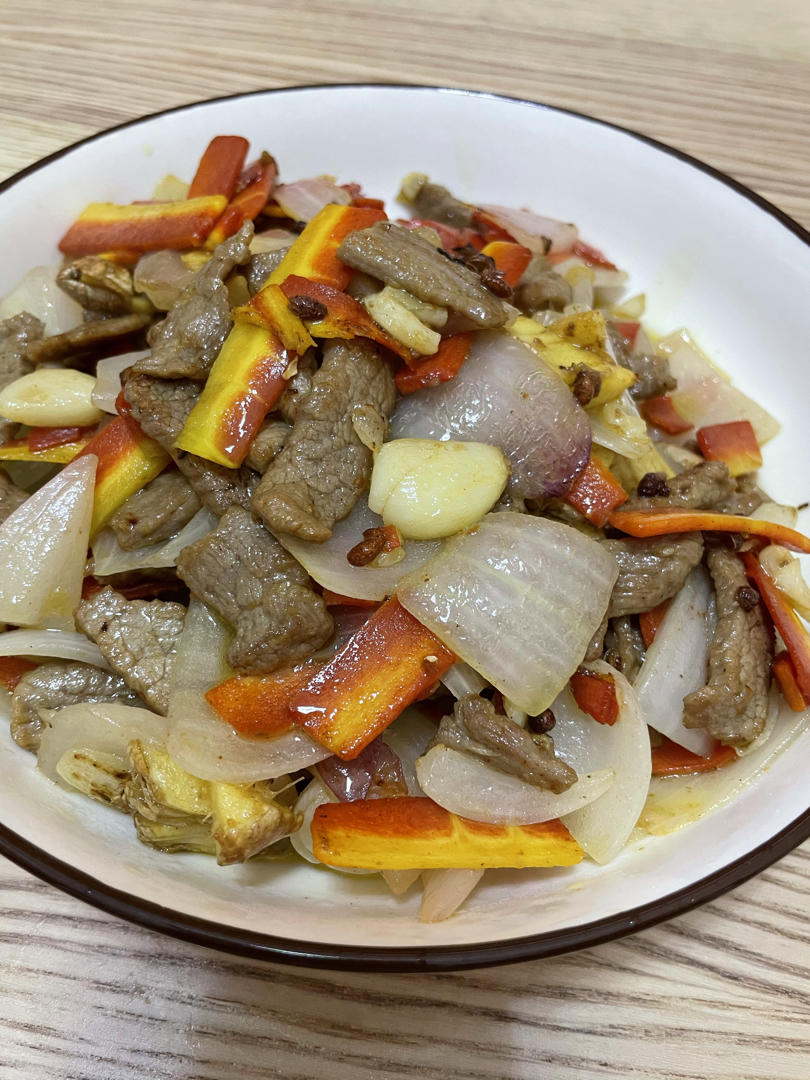 洋葱炒牛肉（简单方便）