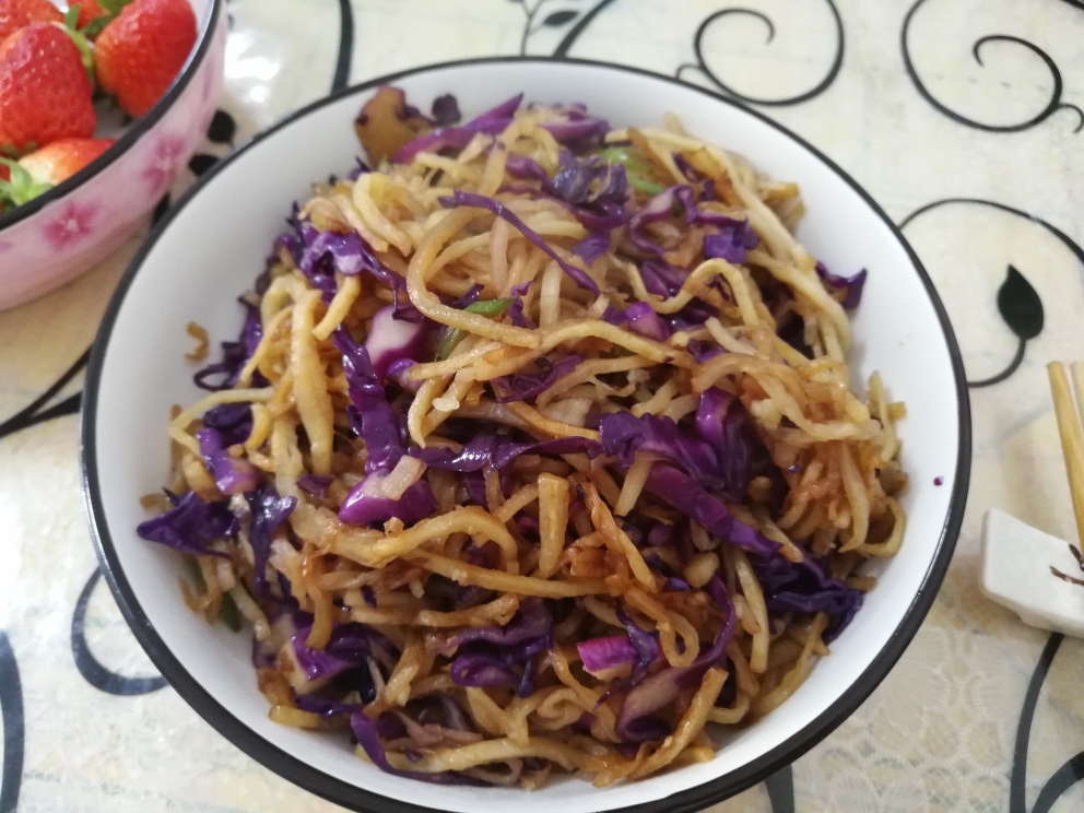 紫甘蓝素炒饼丝