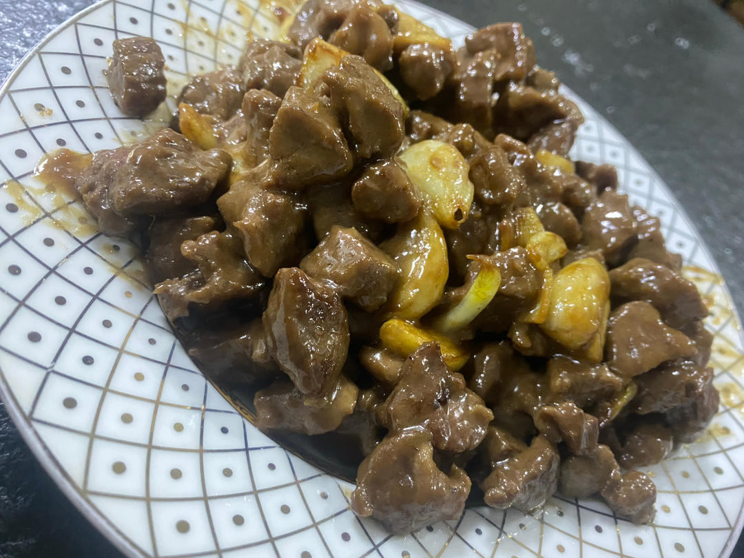 好吃到舔盘的蒜香黑椒牛肉粒